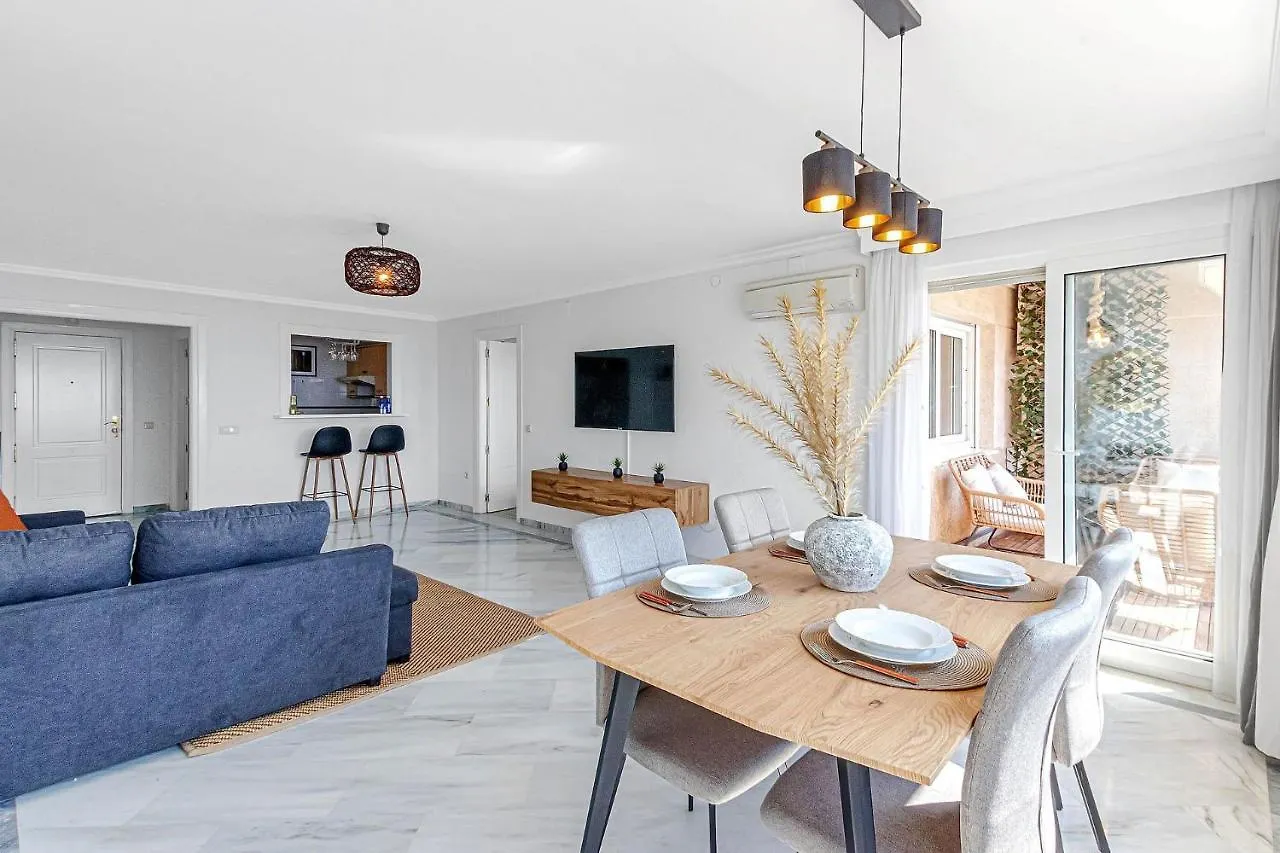 Apartment Stunning Sea And Mountains Views Close To The Beach ! Benalmadena