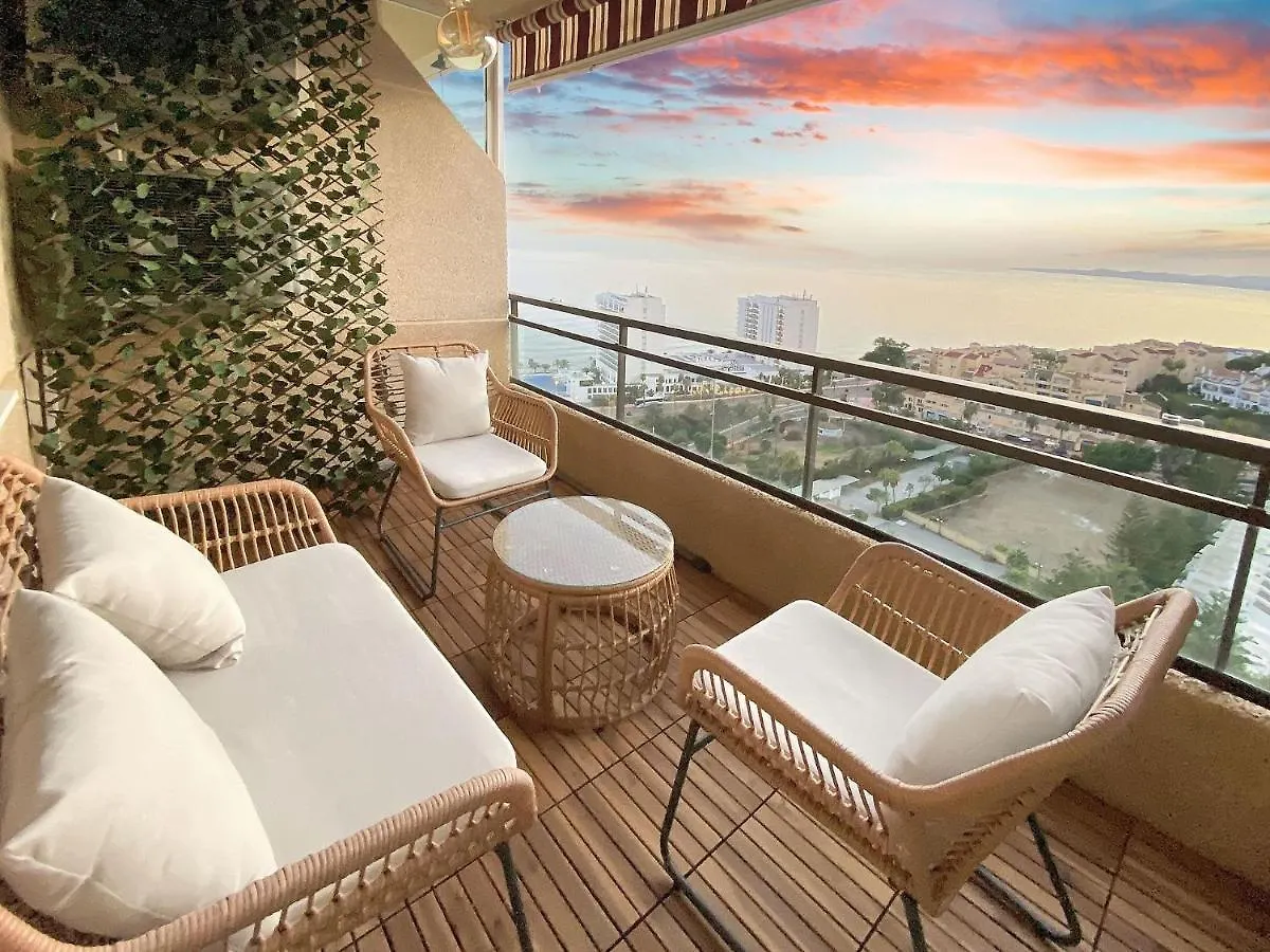 Stunning Sea And Mountains Views Close To The Beach ! 贝纳尔马德纳 0*,